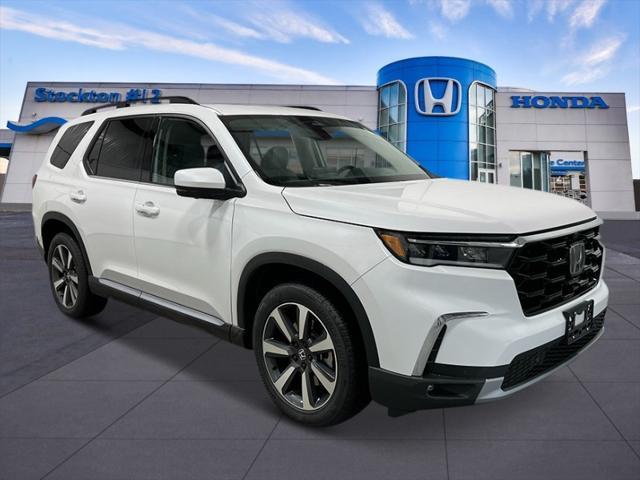 new 2025 Honda Pilot car, priced at $54,630