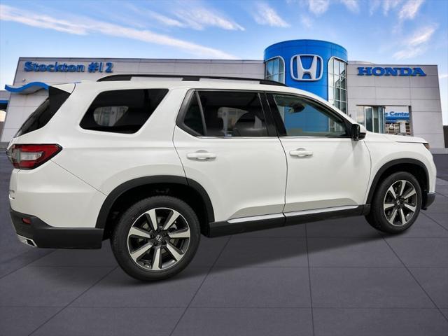 new 2025 Honda Pilot car, priced at $54,630