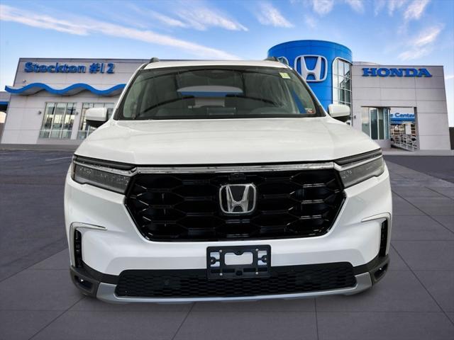 new 2025 Honda Pilot car, priced at $54,630