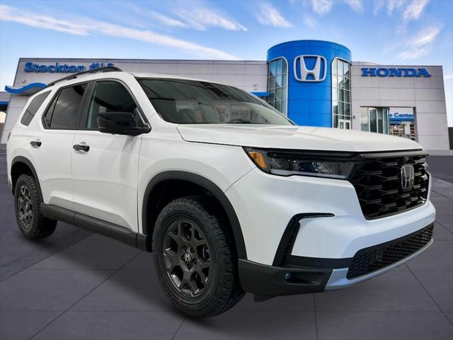 new 2025 Honda Pilot car, priced at $50,950