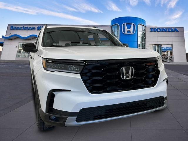 new 2025 Honda Pilot car, priced at $50,950