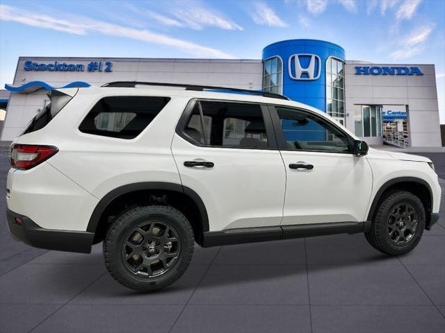 new 2025 Honda Pilot car, priced at $50,950