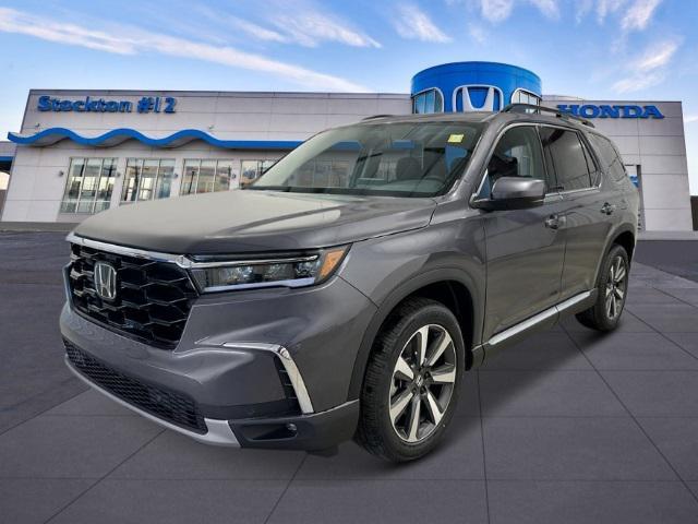 new 2025 Honda Pilot car, priced at $50,995