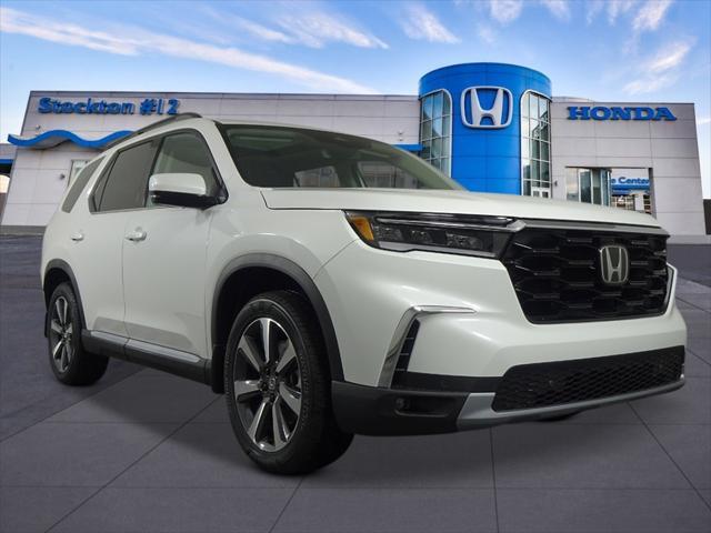 new 2025 Honda Pilot car, priced at $51,450