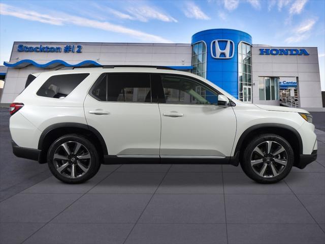 new 2025 Honda Pilot car, priced at $51,450