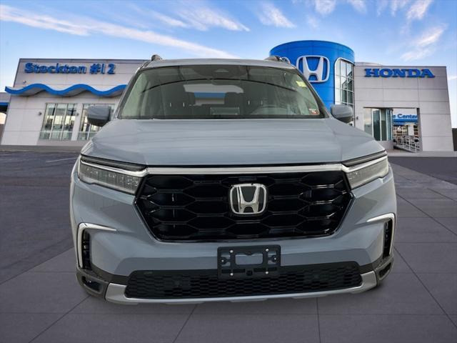 new 2025 Honda Pilot car, priced at $51,450