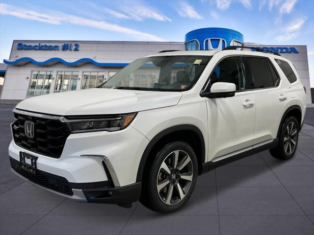 new 2025 Honda Pilot car, priced at $54,630