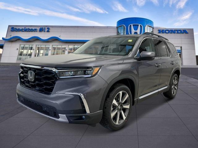 new 2025 Honda Pilot car, priced at $50,695