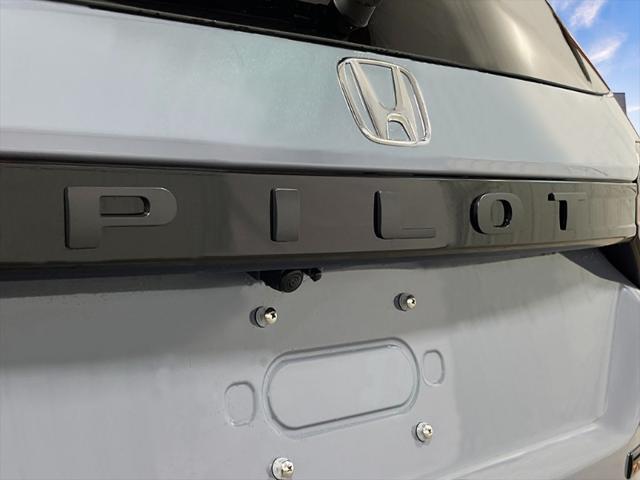 new 2025 Honda Pilot car, priced at $51,250