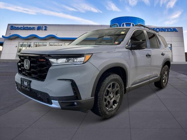 new 2025 Honda Pilot car, priced at $51,250