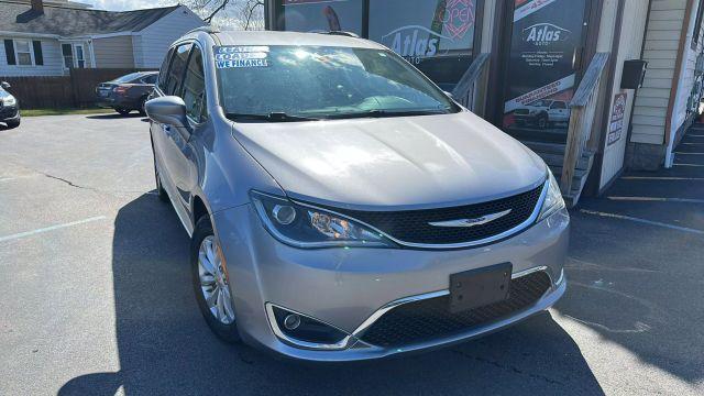used 2017 Chrysler Pacifica car, priced at $11,995