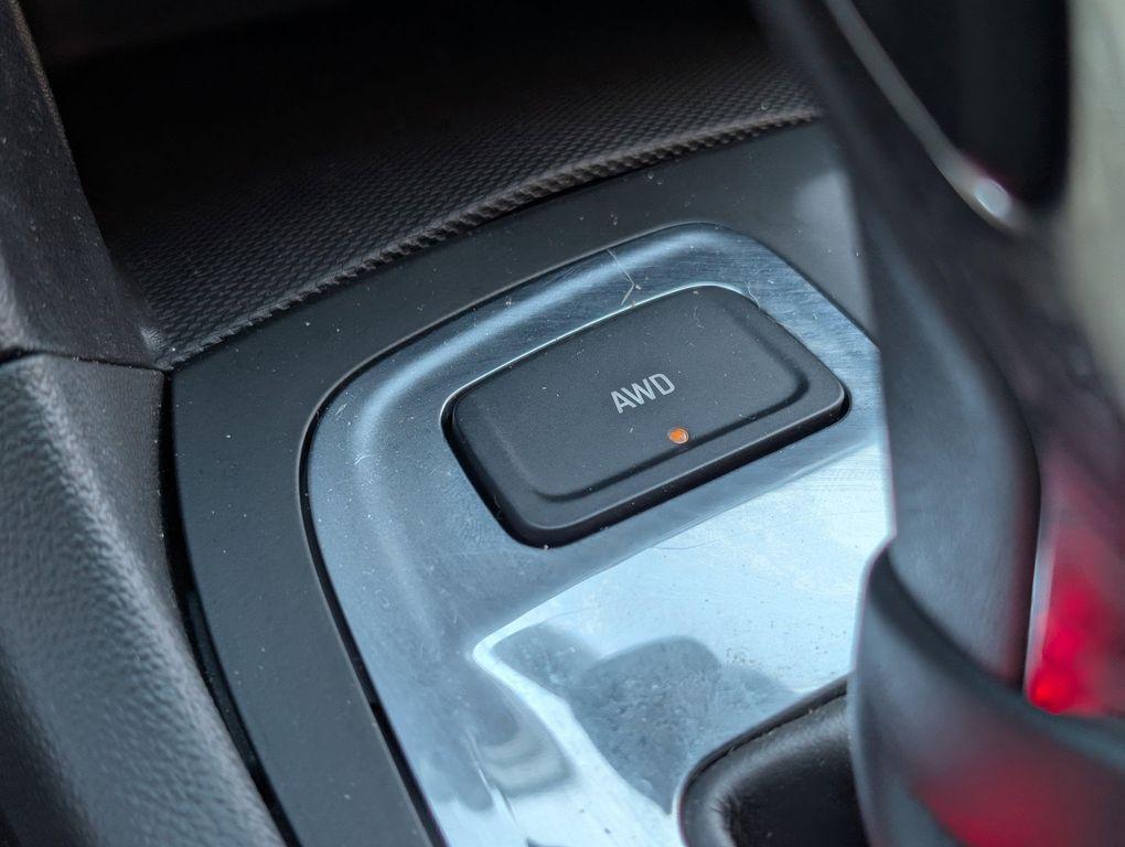 used 2022 Chevrolet Equinox car, priced at $21,883