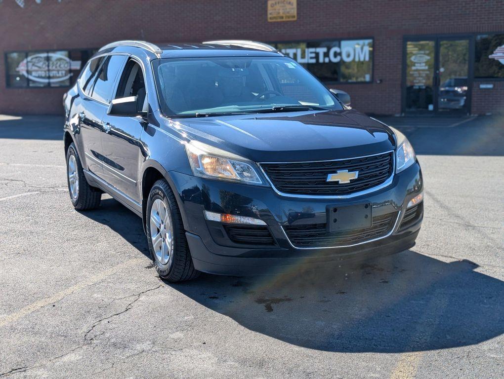 used 2015 Chevrolet Traverse car, priced at $9,498