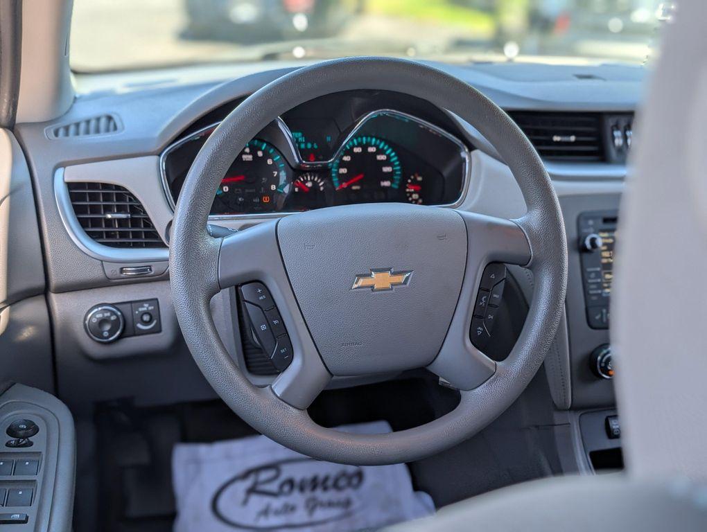 used 2015 Chevrolet Traverse car, priced at $9,498