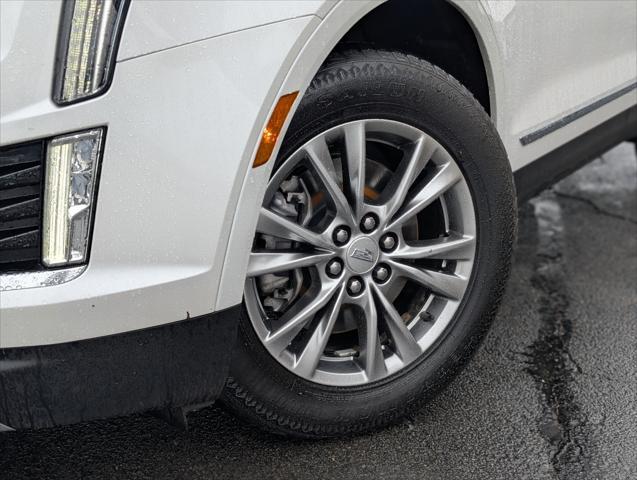 used 2022 Cadillac XT5 car, priced at $28,141