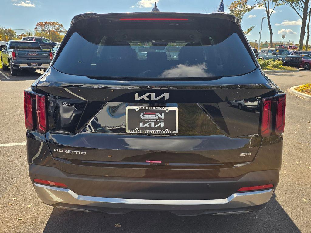 used 2025 Kia Sorento car, priced at $32,740