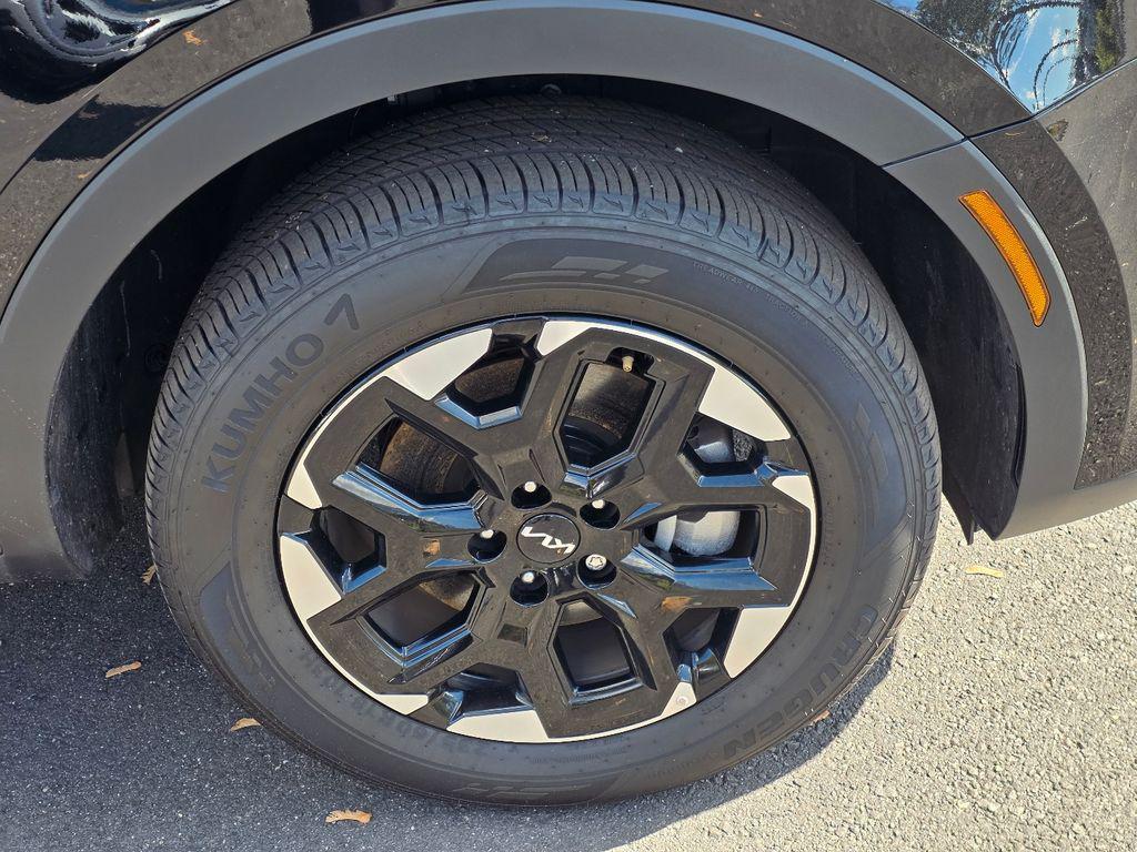 used 2025 Kia Sorento car, priced at $32,740