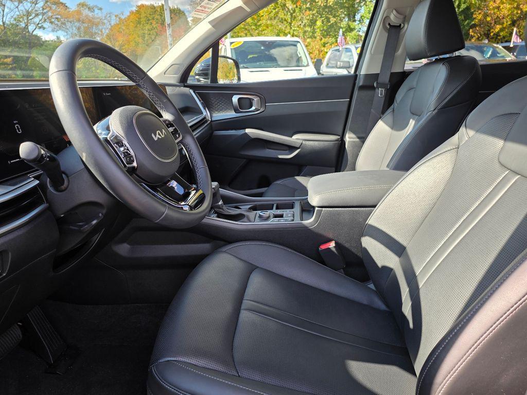 used 2025 Kia Sorento car, priced at $32,740