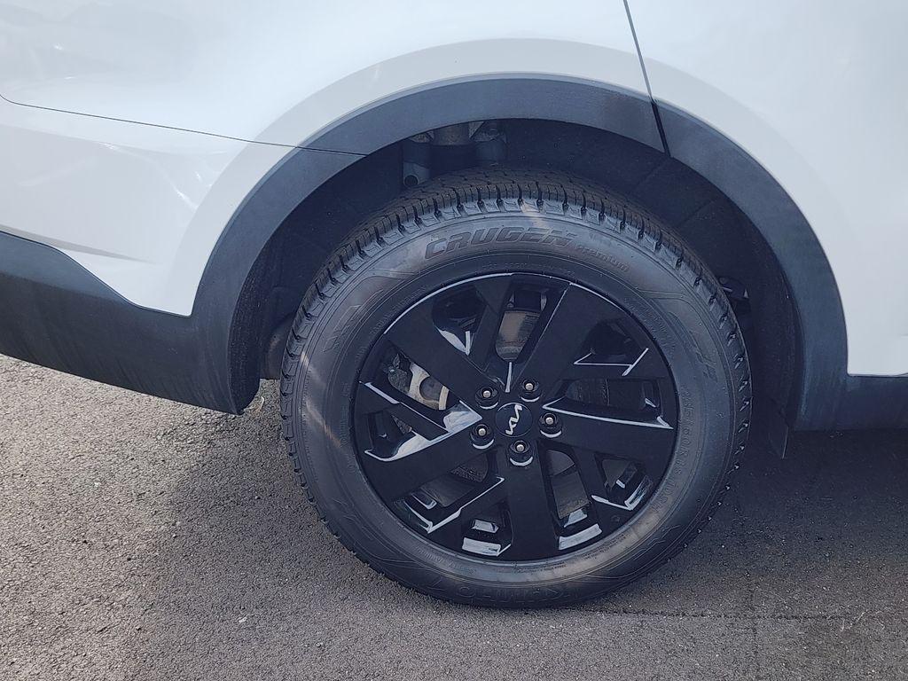 used 2023 Kia Sorento car, priced at $26,831