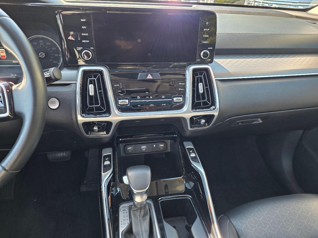 used 2022 Kia Sorento car, priced at $22,617
