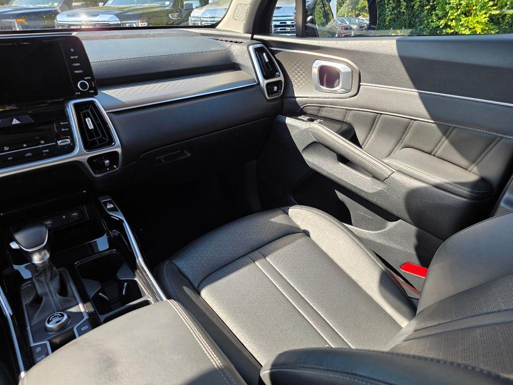 used 2022 Kia Sorento car, priced at $22,617