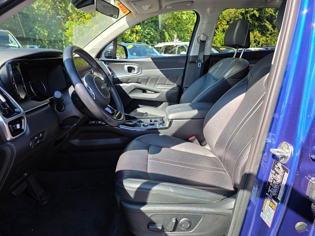 used 2022 Kia Sorento car, priced at $22,617