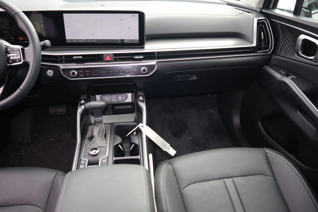 used 2025 Kia Sorento car, priced at $32,410
