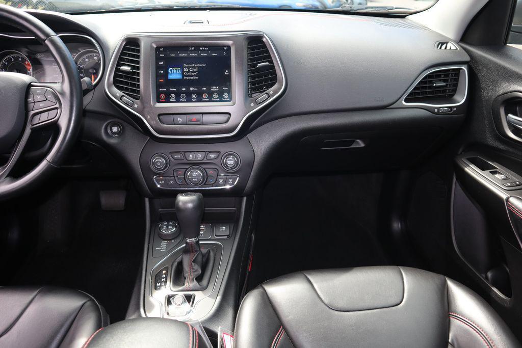 used 2020 Jeep Cherokee car, priced at $23,084