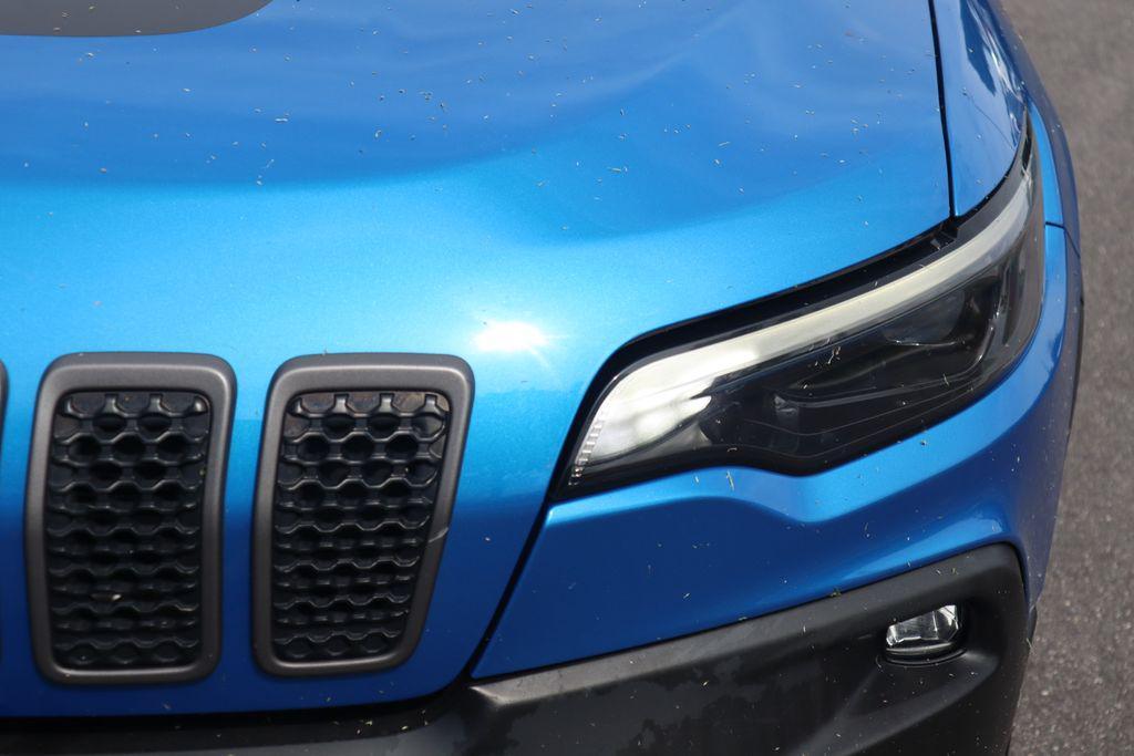 used 2020 Jeep Cherokee car, priced at $23,084