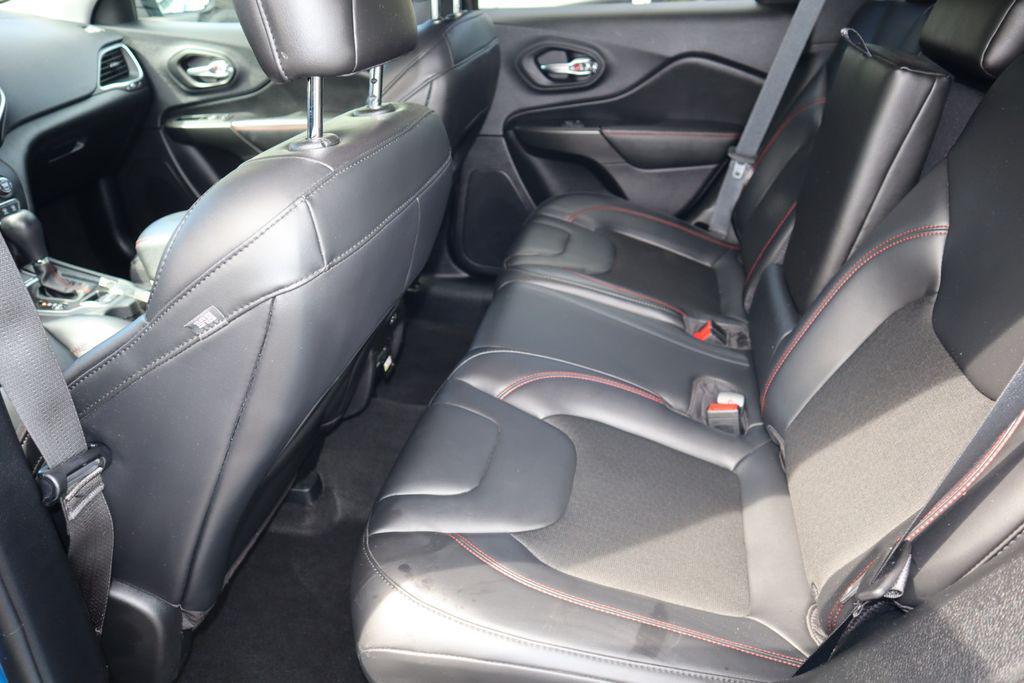 used 2020 Jeep Cherokee car, priced at $23,084