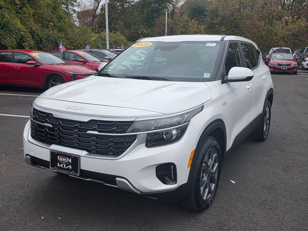 used 2025 Kia Seltos car, priced at $23,179