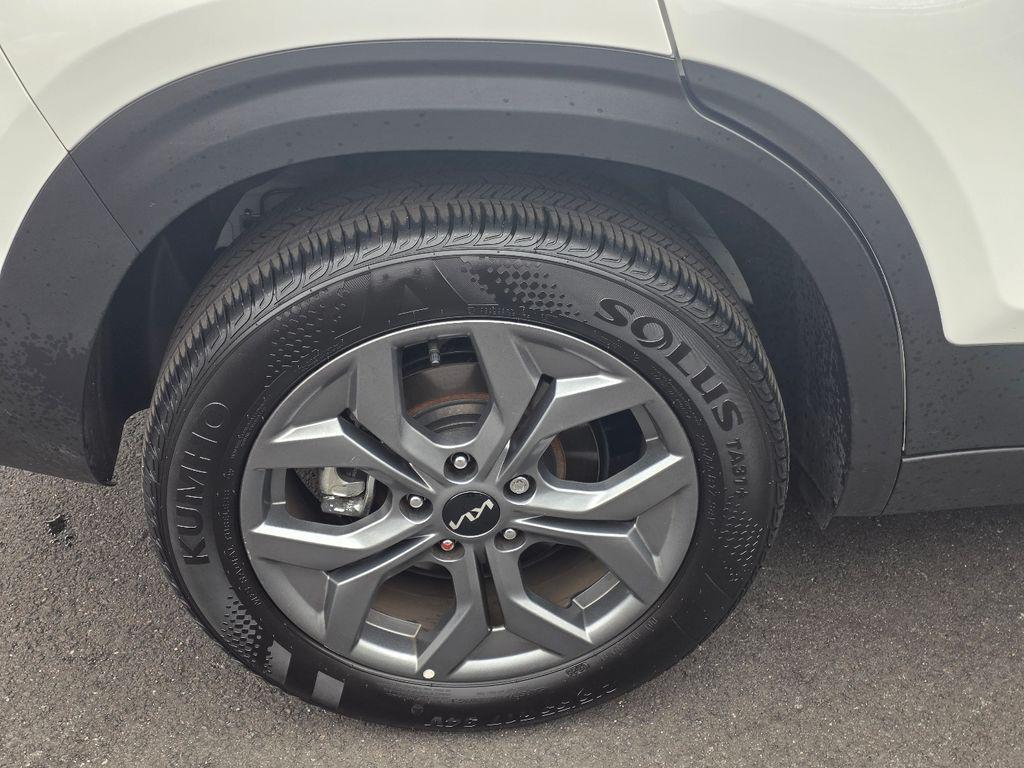 used 2025 Kia Seltos car, priced at $23,179