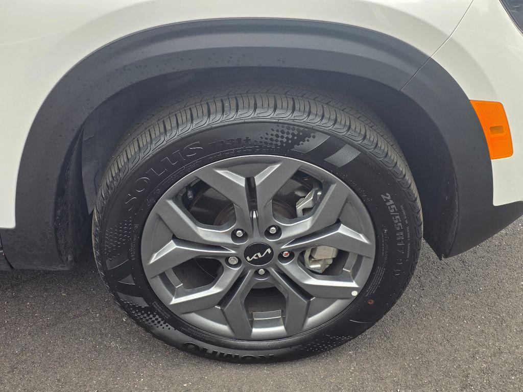 used 2025 Kia Seltos car, priced at $23,179