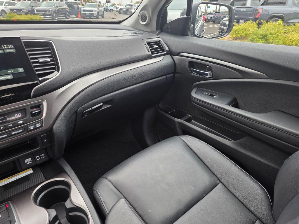 used 2022 Honda Pilot car, priced at $28,550