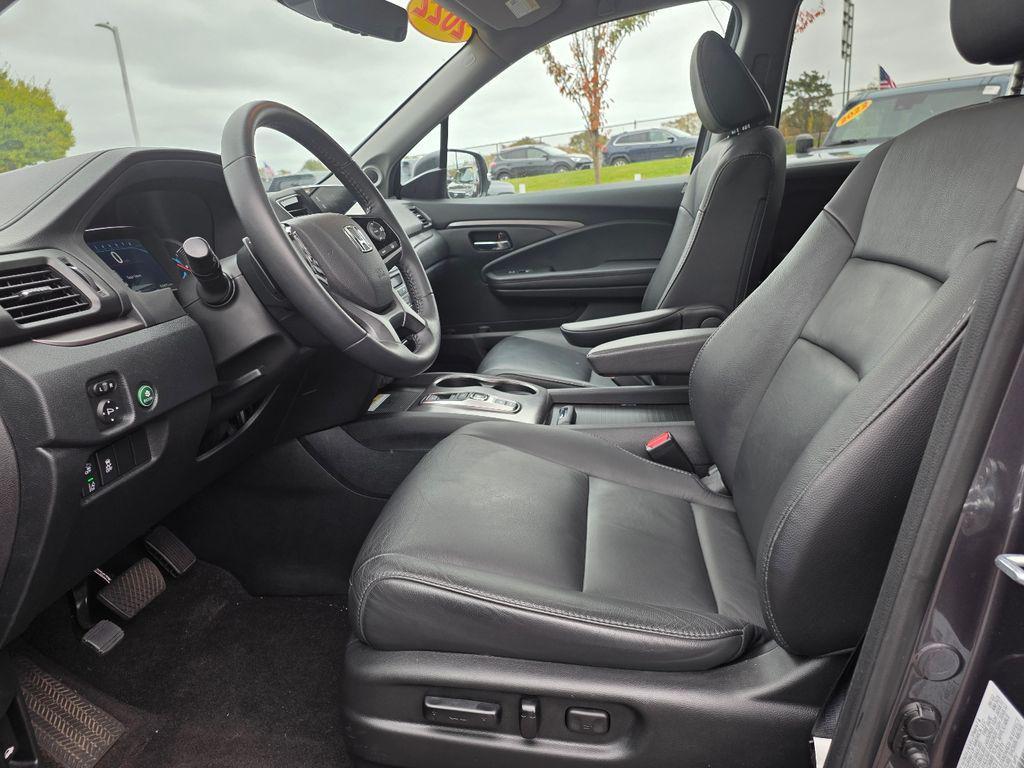 used 2022 Honda Pilot car, priced at $28,550