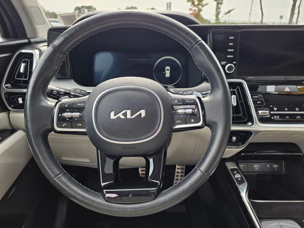 used 2023 Kia Sorento Hybrid car, priced at $25,727