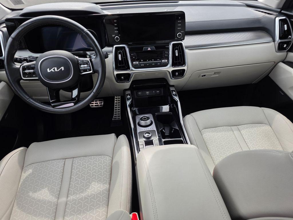 used 2023 Kia Sorento Hybrid car, priced at $25,727