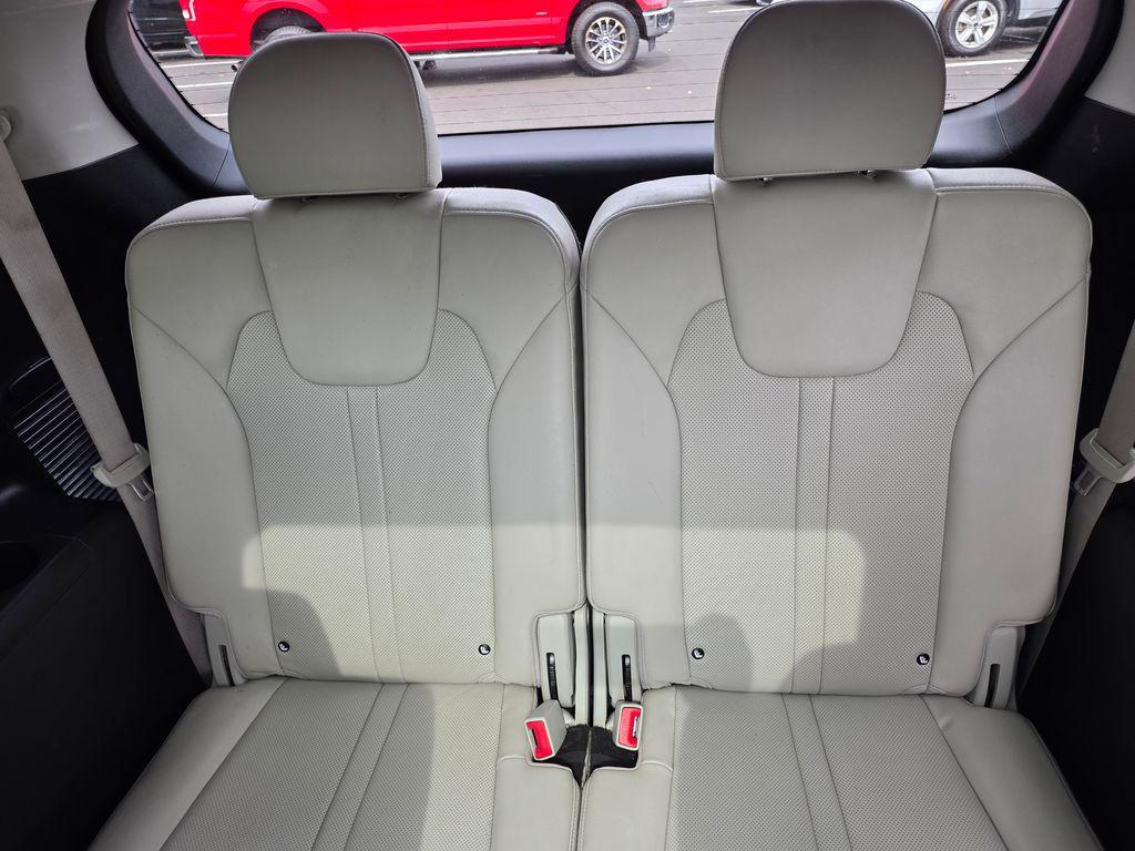 used 2023 Kia Sorento Hybrid car, priced at $25,727