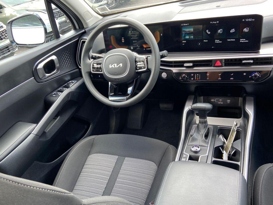 used 2025 Kia Sorento car, priced at $25,843