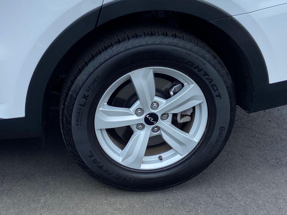 used 2025 Kia Sorento car, priced at $25,843