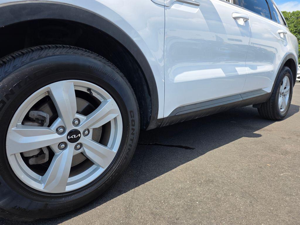 used 2022 Kia Sorento car, priced at $22,150