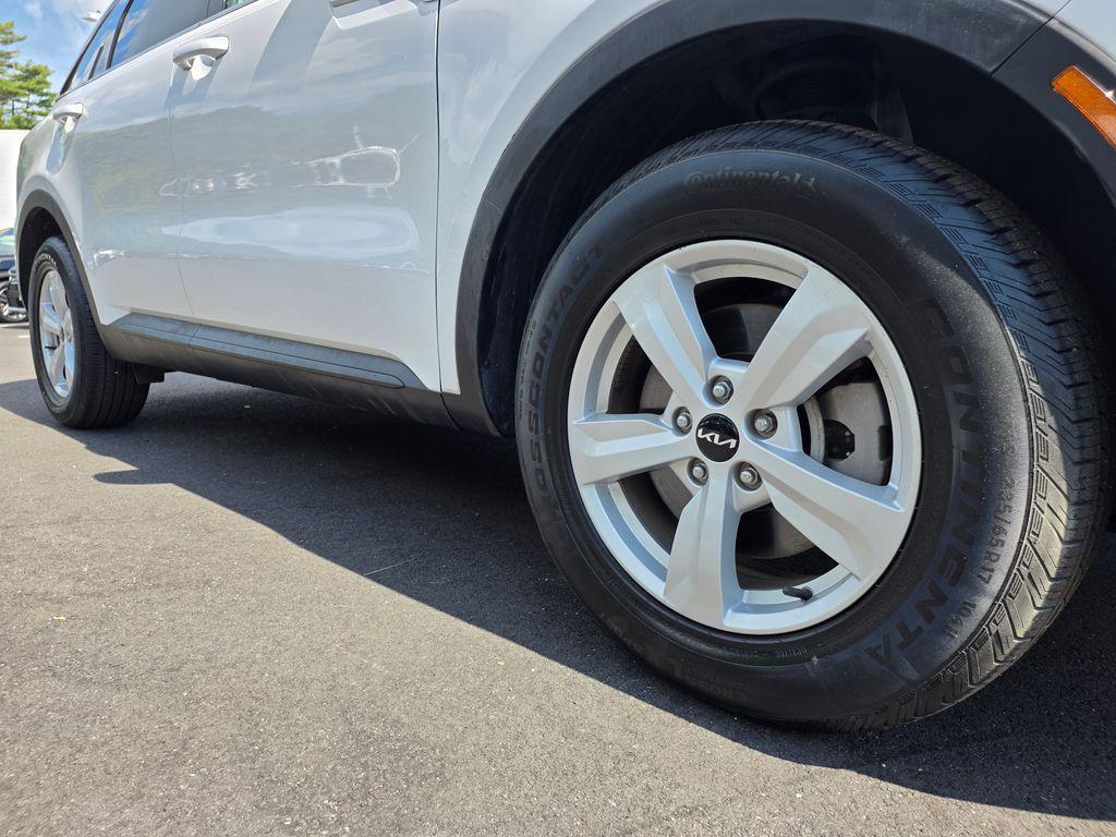 used 2022 Kia Sorento car, priced at $22,150