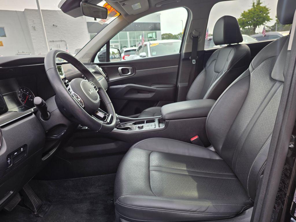 used 2023 Kia Sorento car, priced at $21,531
