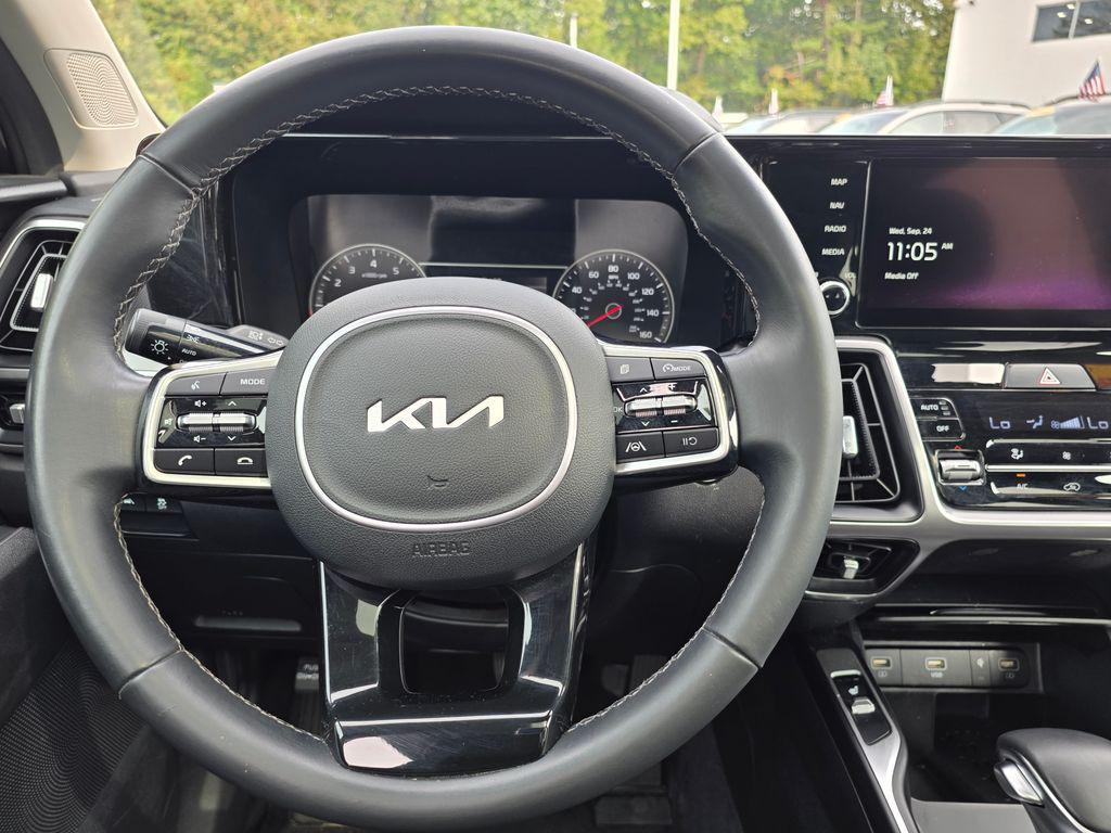 used 2023 Kia Sorento car, priced at $21,531