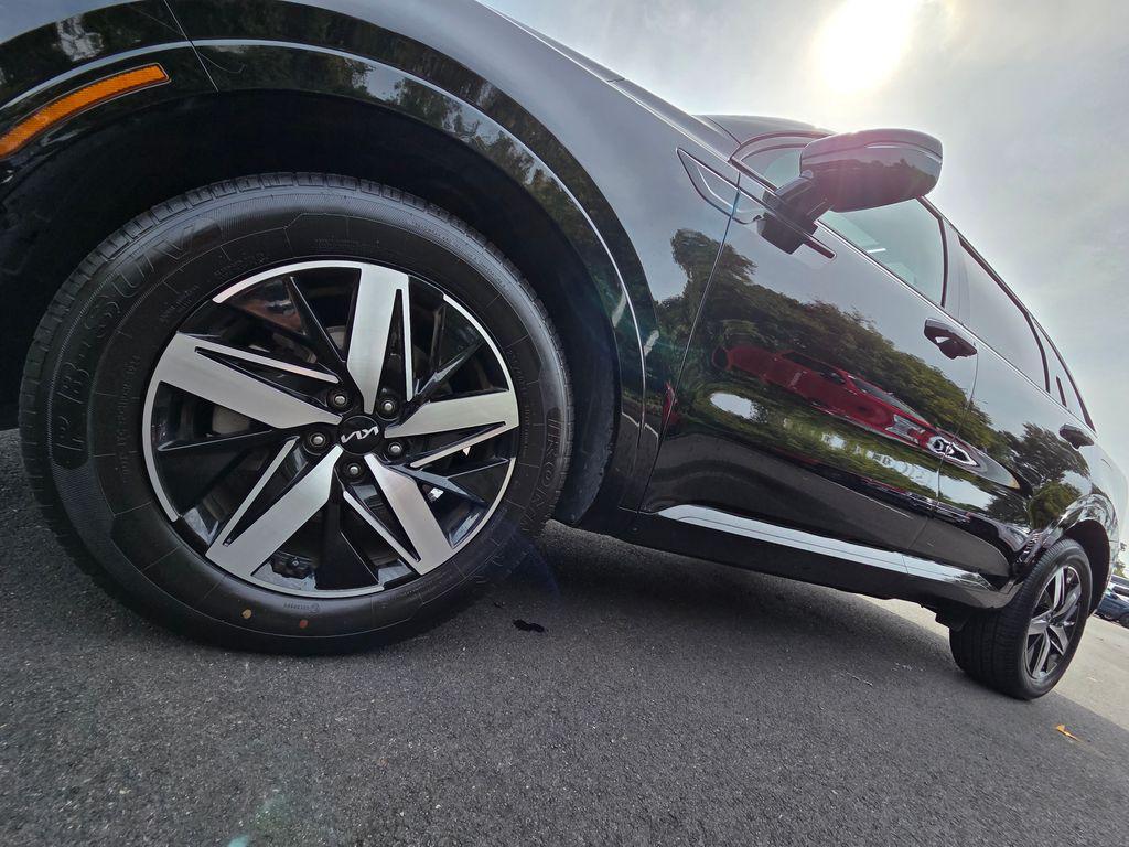 used 2023 Kia Sorento car, priced at $21,531