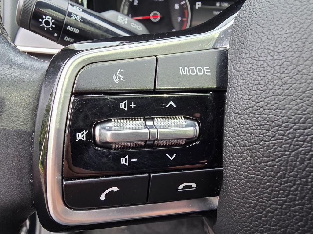 used 2023 Kia Sorento car, priced at $21,531