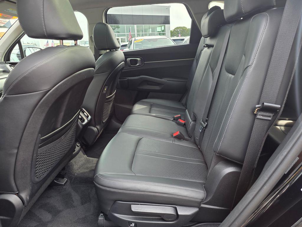 used 2023 Kia Sorento car, priced at $21,531