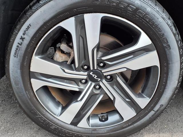 used 2023 Kia Sorento Hybrid car, priced at $33,013