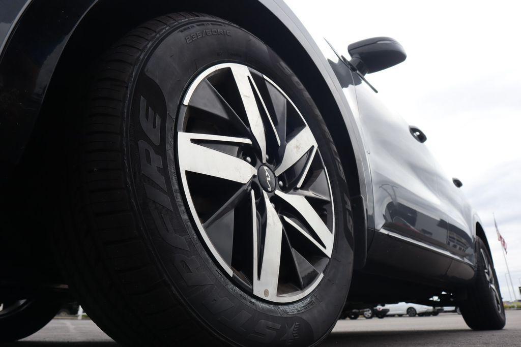 used 2023 Kia Sorento car, priced at $22,995