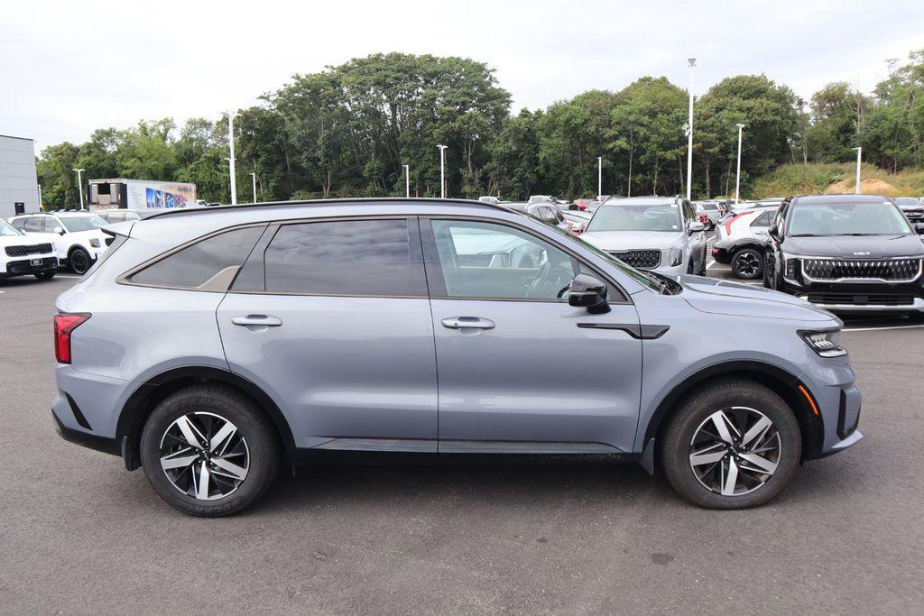 used 2023 Kia Sorento car, priced at $22,995